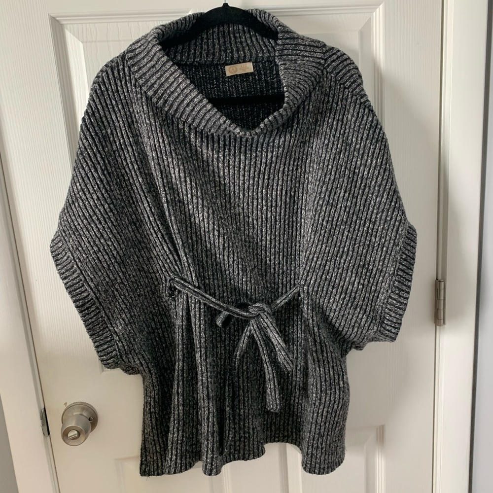 Light and dark Gray sweater. One size (fits larger)
